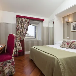 Kennedy 3*, Roma Italia