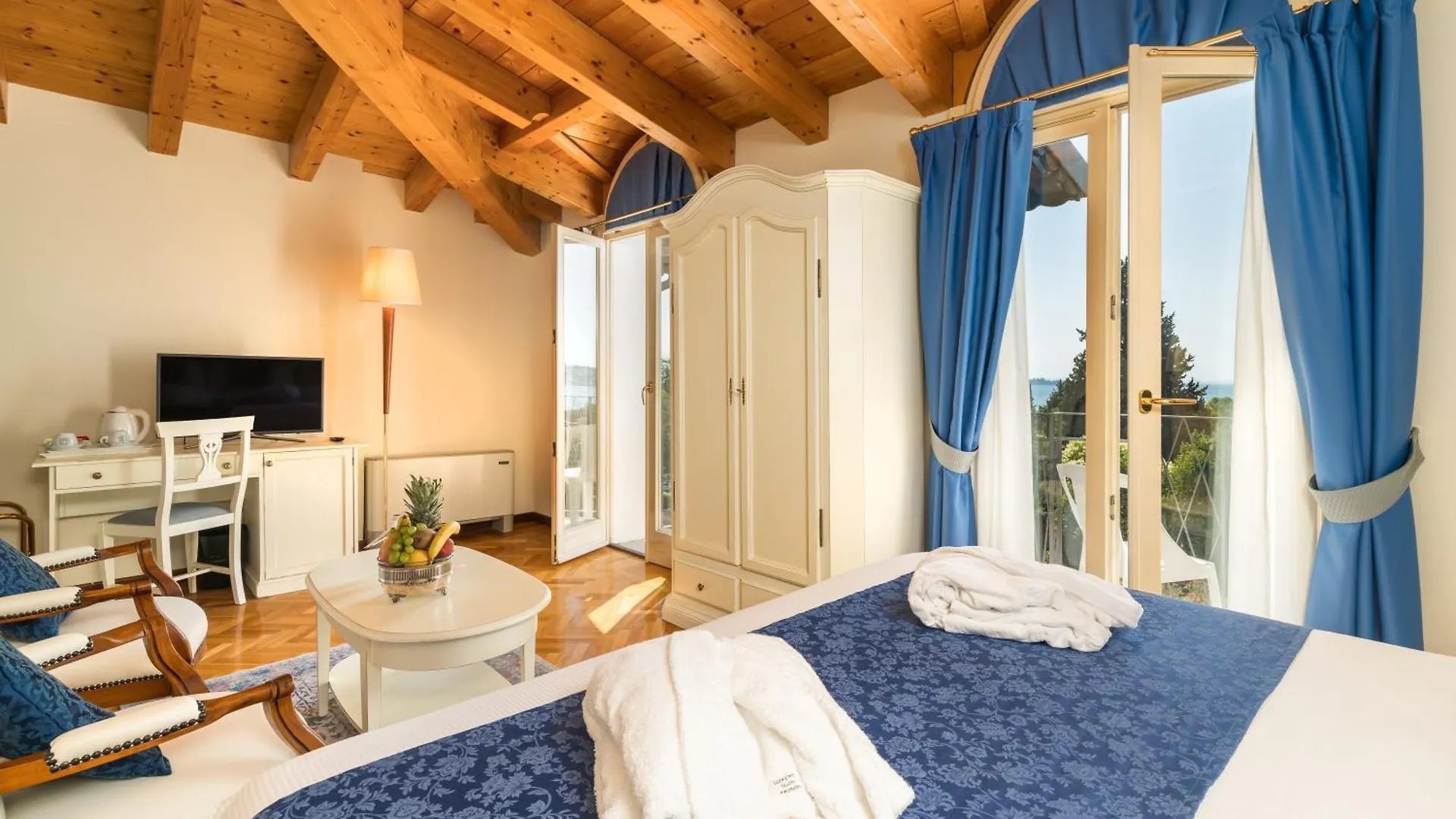 Hotel Galeazzi Gardone Riviera 4*,  Italy